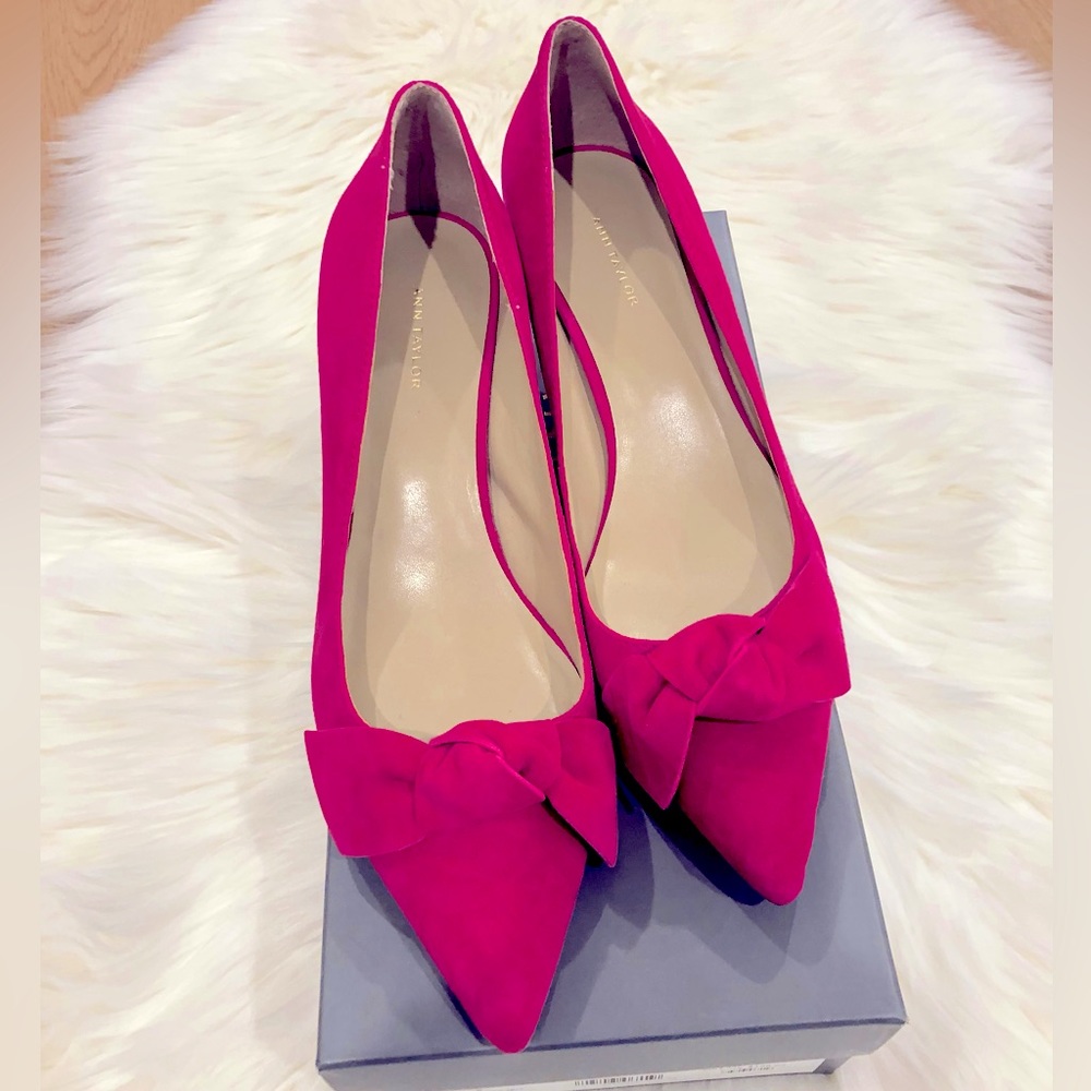 Ann Taylor Bow Pump